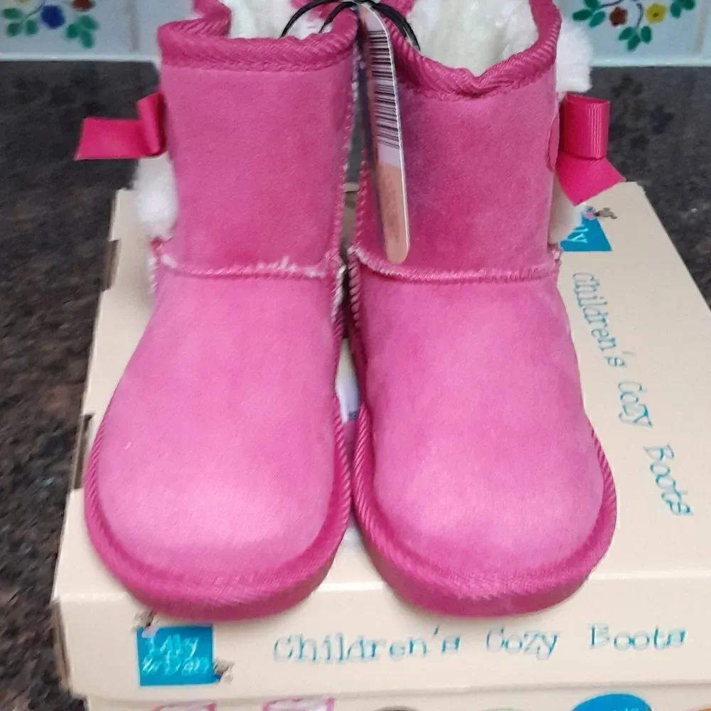Lily and Dan Cozy Boots...Size 7-8